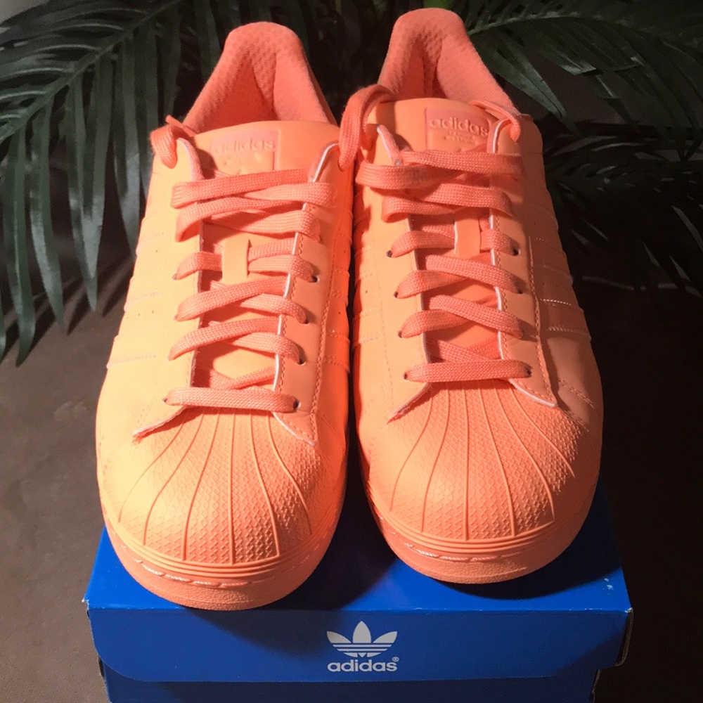 Adidas Men’s 9 superstar Adicolor Sunglo